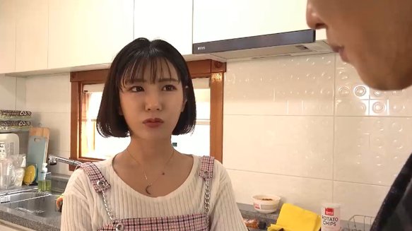 Cuộc Dạo Chơi Tình Dục Của Mẹ Và Con Gái